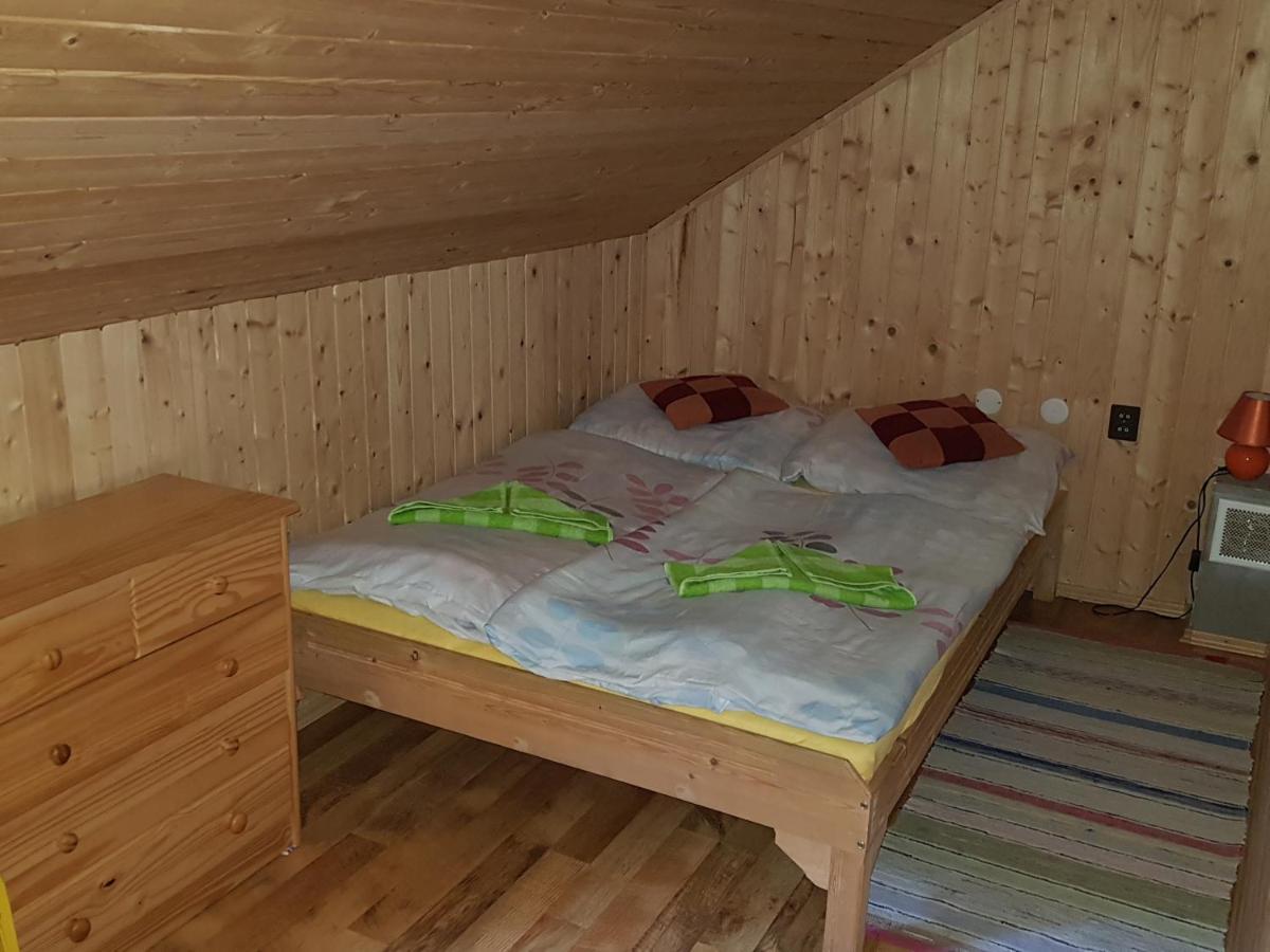 Chata Pod Skalou Garamolaszka Kültér fotó