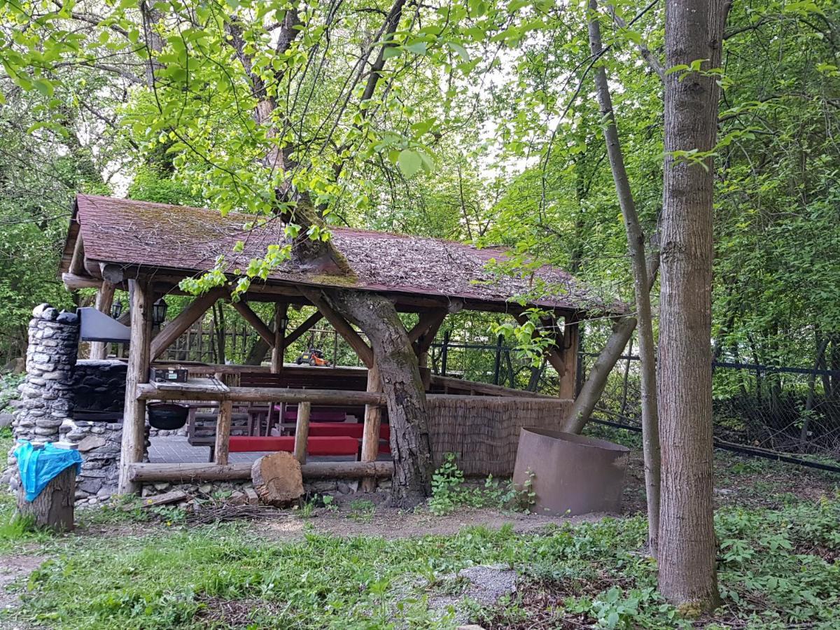 Chata Pod Skalou Garamolaszka Kültér fotó
