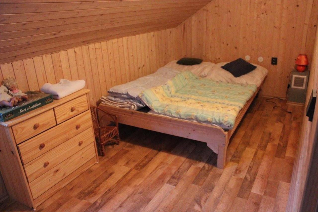 Chata Pod Skalou Garamolaszka Kültér fotó